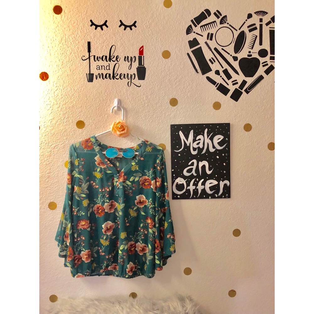 Floral print blouse